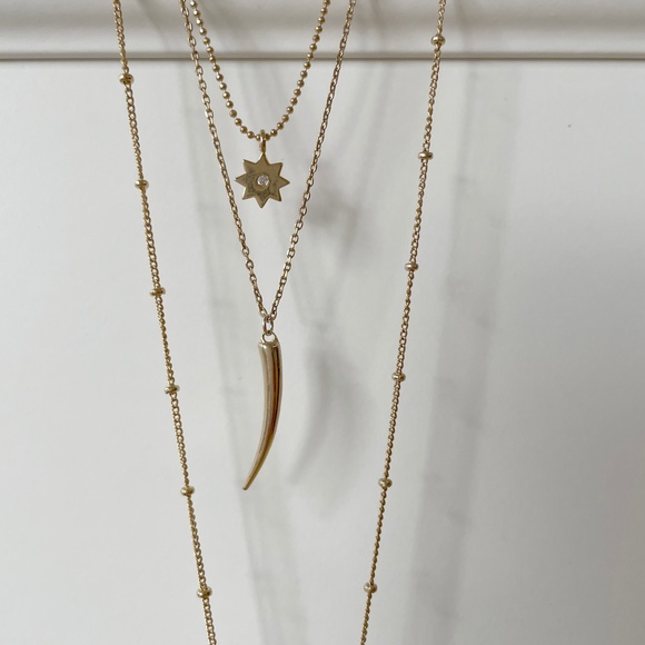 Gold Layered Necklace with various pendants - Picture 5 of 6
